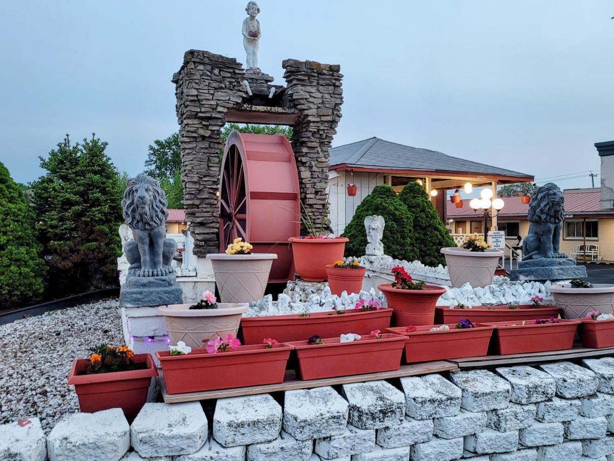 Woodland Inn Niagara Falls Exterior photo